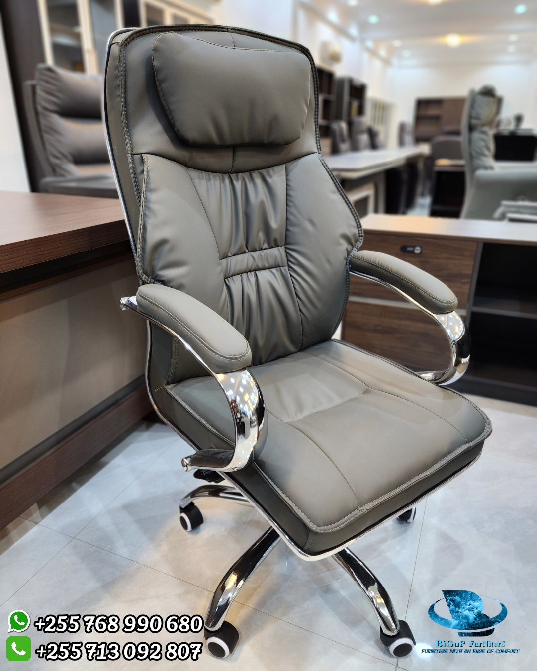 Takeer - OFFICE CHAIR AVAILABLE 
GREY AND BLACK 
FOR 420,000TSH 

📍kariakoo branch 📞📍kinondoni branch 📞
                    