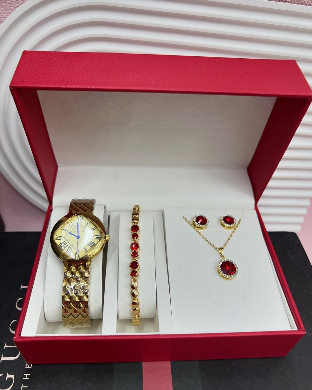 Takeer - FULL SET BOXES PACKAGES

PACKAGE INCLUDES WATCH, NECKLACE&EARRINGS, BRACELET AND BOX

BEI,TSH 55,000/= (FULL PACKAGE)

CALL/WASAP 
TUNAPATIKANA KIJ...