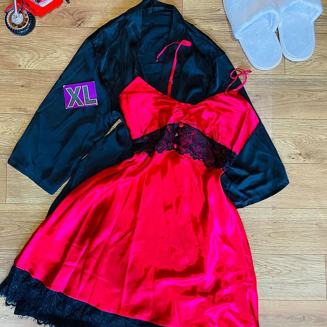 Takeer - NEW ARRIVALS Tunauza Nightdress (Ni Mtumba Grade A) Kwa Bei Ya Jumlaa Kuanzia Tano 6000 Tsh 

Reja Rej 8000 Tsh  Kuanzia Pics (1-4).

BALOS :350,00...