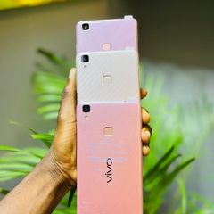 Takeer - Vivo V3 Pro
❇️Gb128
❇️Ram6
❇️Ina camera nzuri 
❇️Inatunza chaji
❇️Battery 2550mAh
❇️Android versions 7.1
💰Bei 120,000/=
☎️
Tunapatikana kariakoo m...