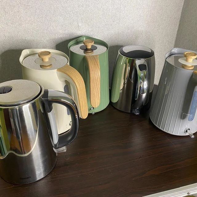 Takeer - 💥ELECTRIC KETTLE/ WATER BOILER💥

🇩🇰MZIGO TOKA DENMARK 🇩🇰

✅️ MAJAGI YA KUCHEMSHA MAJI

✅️ LITA 2.5

💥TSHS 60,000 TU💥

SIMU NI 

OFISI ZIPO ...