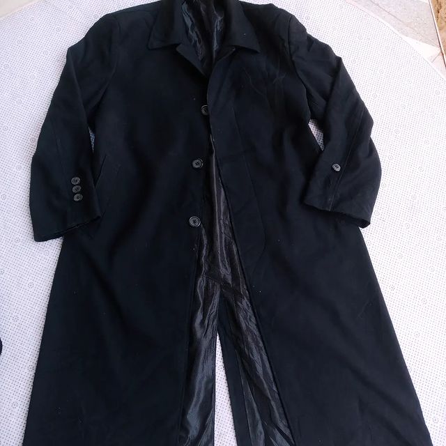 Takeer - Quality Trench Coat, size 16, 25,000
What's up 