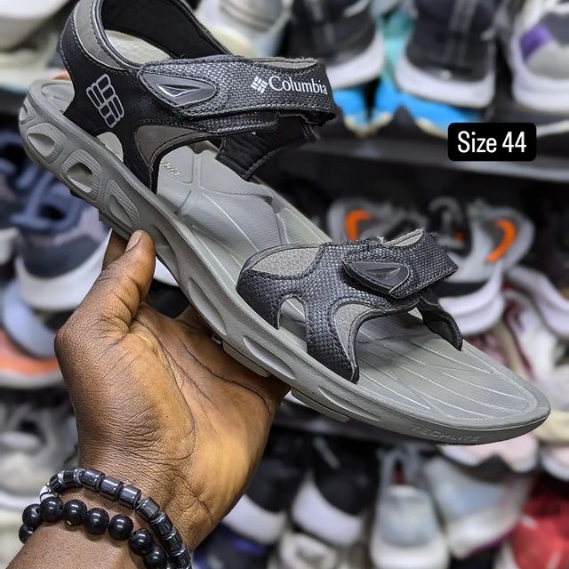 Takeer - Size 44  price 160,000. WhatsApp☎️  
📍KARUME ILALA ✅ AVAILABLE.  NO FREE DELVERY.  & WhatsApp    Follow 