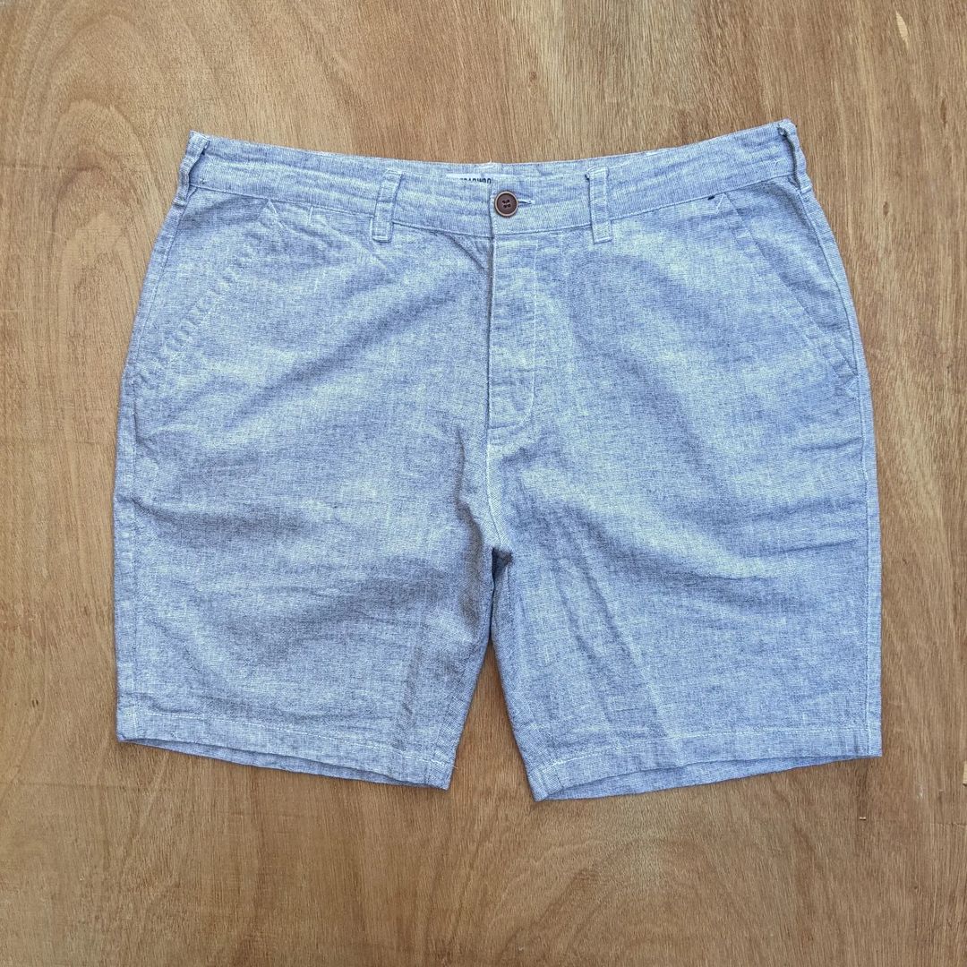 Takeer - Linen Size 34,
Price 20,000/=