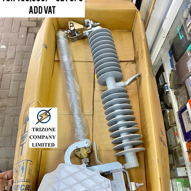 Takeer - DROP OUT FUSE ZIPO

BEI;TSH 450,000/= SET(3 PC)

MAWASILIANO;
SIMU NAMBA: #
WHATSAPP NAMBA:#

TUNAPATIKANA;
KARIAKOO-MTAA WA NARUNG'OMBE NA GOGO
NB...