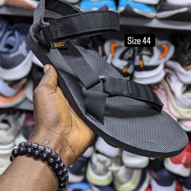 Takeer - Size 44 price 150,000. WhatsApp☎️  
📍KARUME ILALA ✅ AVAILABLE.  NO FREE DELVERY.  & WhatsApp    Follow 
