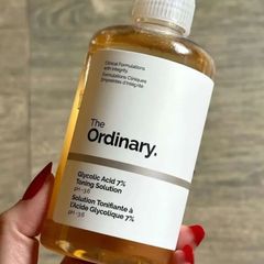 Takeer - THE ORDINARY TONER 
👨‍🦯Hi Toner Ina 7% of glycolic acid ni kiwango cha kutosha cha kuweza kupata benefit zote za glycolic acid kwenye ngozi yako ...