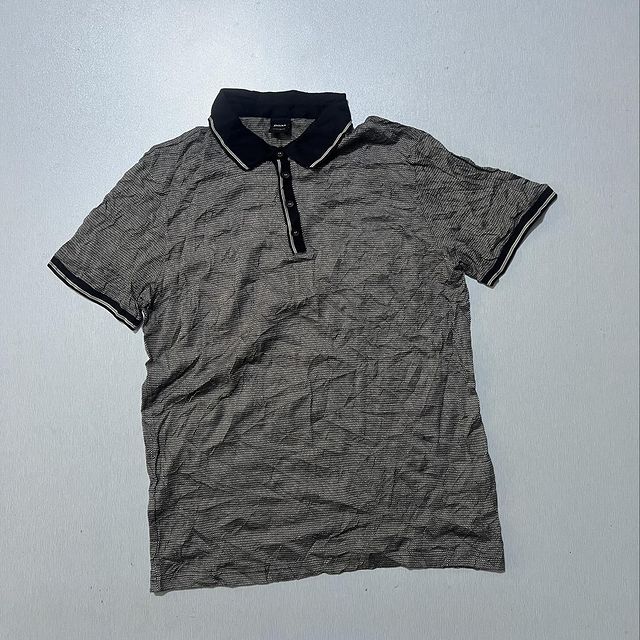 Takeer - Golf shirt🔥🔥 👉Size :L
 
◽️Price : Tshs 25,000 

◽️📲/Whatsapp  

◽️📍📍Location: Mlimani City Nearby Kakobe church.