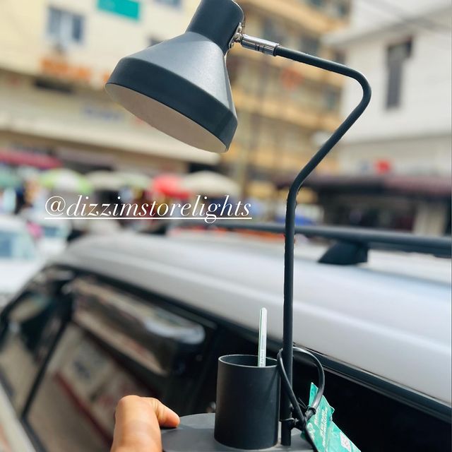 Takeer - TABLE LAMP EUNIQ 🧿🧿

Kwa Mapambo ya kisasa Weka Taa ya kisasa  Weka pembezoni mwa sofa 🛋️ Sitting Au Dinning 
Taa hii Ni ndefu  Unaweza kuweka p...