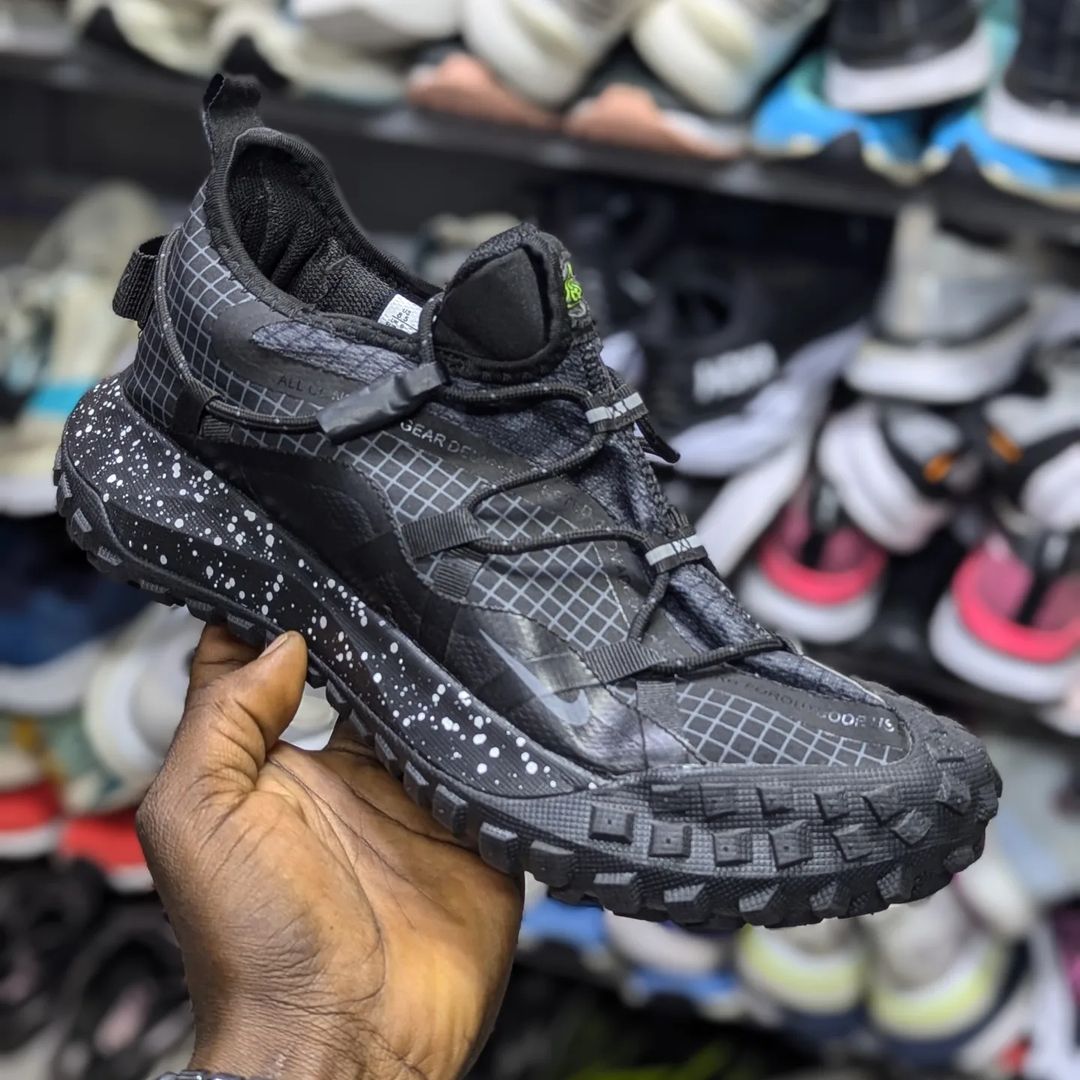 Takeer - Size 42 price 130,000.
What'sapp 
Call ☎️&  
📍KARUME ILALA ✅ AVAILABLE.  NO FREE DELVERY.  & WhatsApp    Follow 