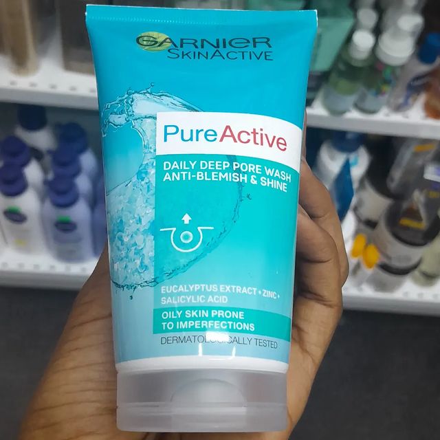 Takeer - 🔥 ni face wash nzur kwaajili ya uso wenye chunusi na mafuta na pia ni nzur kwenye uso wenye vishimo shimo
🔥 inaacha ngozi ikiwa smooth na moistur...