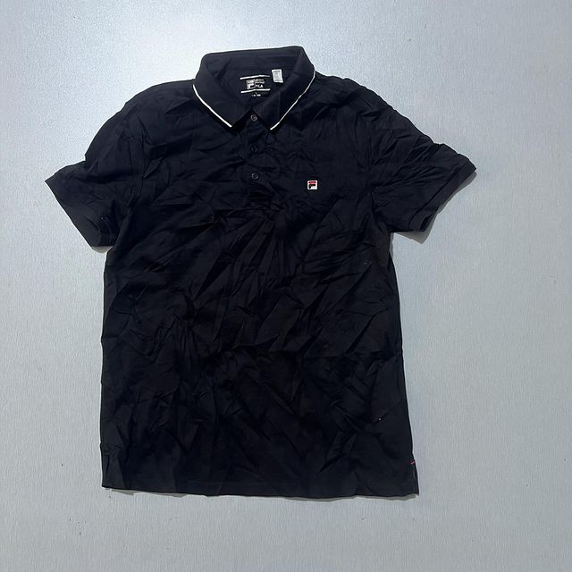 Takeer - Golf shirt🔥🔥 👉Size :M
 
◽️Price : Tshs 25,000 

◽️📲/Whatsapp  

◽️📍📍Location: Mlimani City Nearby Kakobe church.