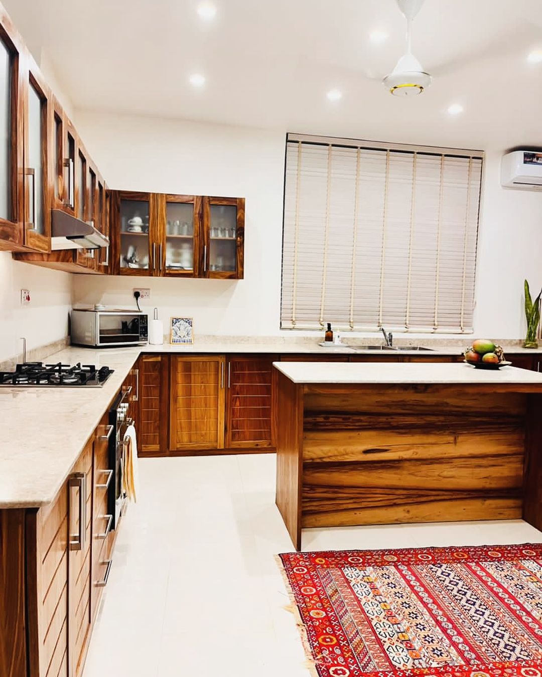 Takeer - Hardwood kitchen cabinets
Price:1,600,000/- per running meters
Book your site visit with us, Contact /