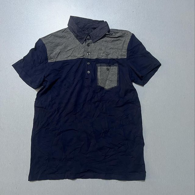 Takeer - Golf shirt🔥🔥 👉Size :M
 
◽️Price : Tshs 25,000 

◽️📲/Whatsapp  

◽️📍📍Location: Mlimani City Nearby Kakobe church.