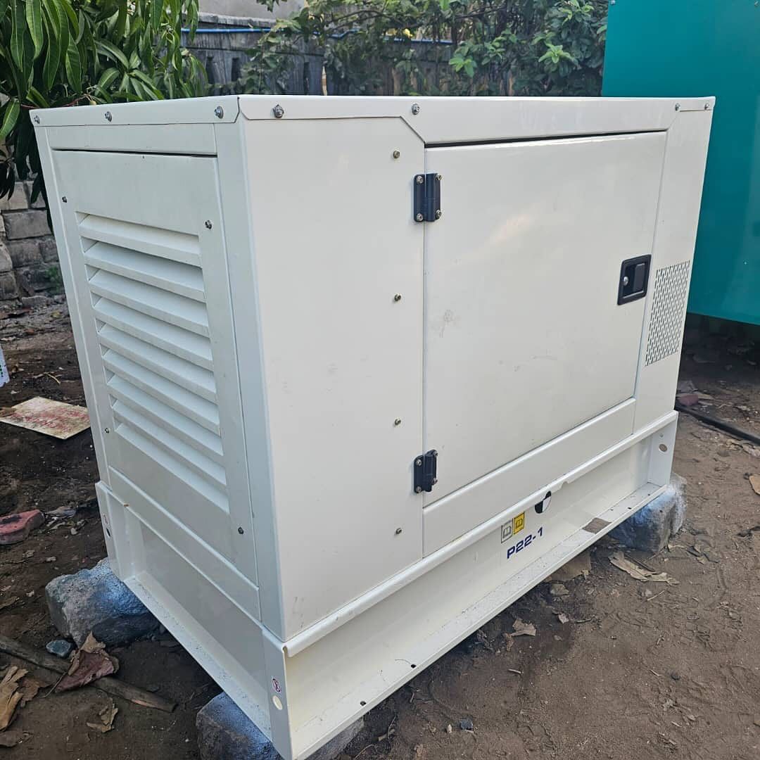 Takeer - *GENERATOR FG WILSON 22KVA*
*ENGINE  PERKINS*
*SOUND PROOF CANOPY*
*MAX RATED OUTPUT 20KVA*
*ENGINE RUN 970*
*STAMFORD AC ALTERNATOR*
*DIESEL ENGIN...