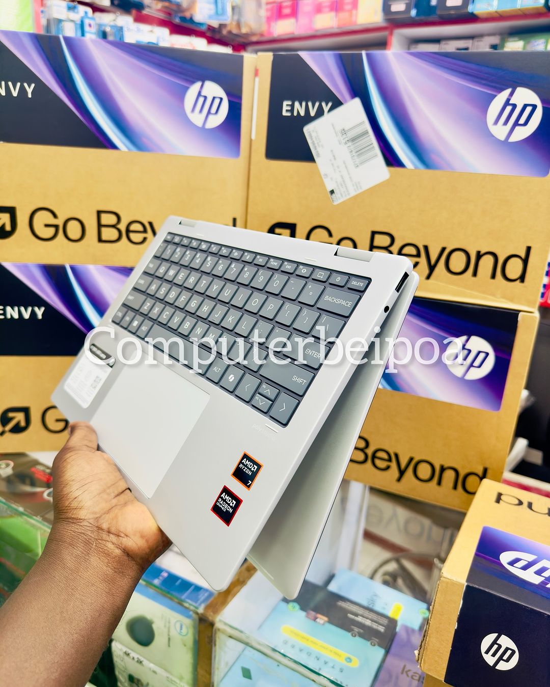 Takeer - TAJIRI HII PIA IPO COMPUTER BEI POA TU TANZANIA HP ENVY 2024 MWAKA WA MBELE NI RYZEN 7 RAM 16GB SSD 1tb wale wanataka envy kwa ajiri ya graphics wo...