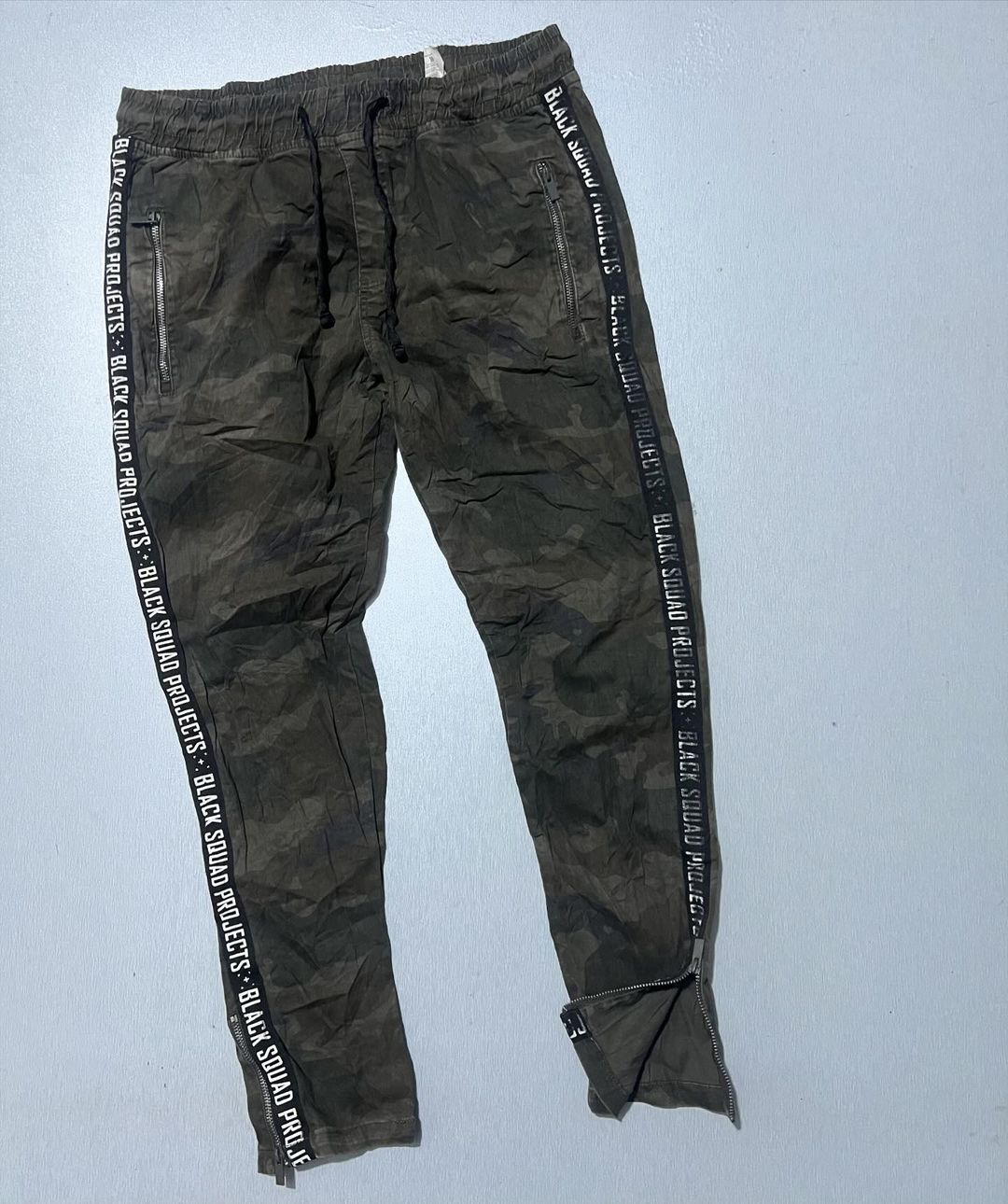 Takeer - Jogger pants🔥🔥 👉Size :38
 
◽️Price : Tshs 35,000 

◽️📲/Whatsapp  

◽️📍📍Location: Mlimani City Nearby Kakobe church.