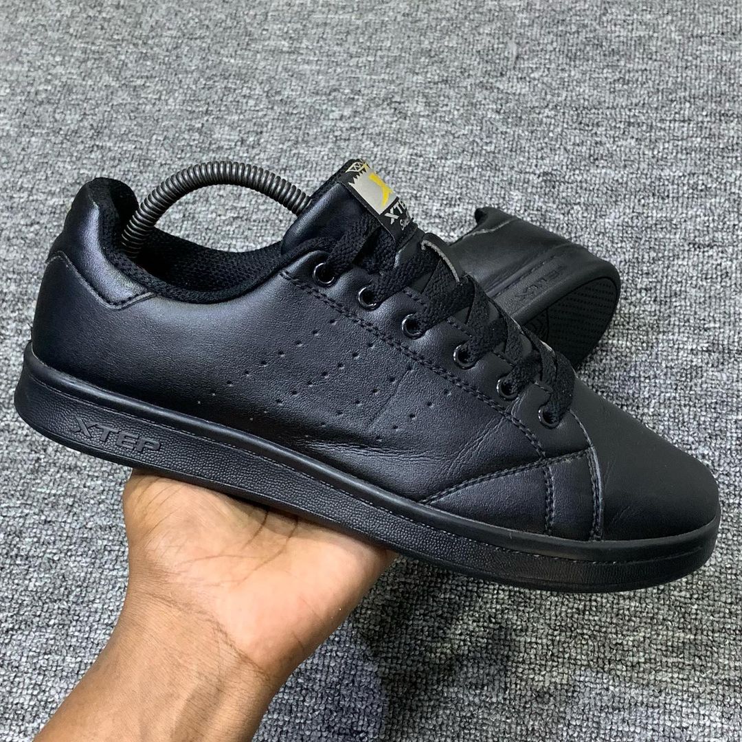 Takeer - SIZE 41 PRICE 110000
 
CALLI/DM/WHATSAPP 
LOC:ILALA SOKO LA KARUME 

🇹🇿🇹🇿DSM NO FREE DELIVERY 🇹🇿🇹🇿