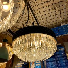 Takeer - Crystal Chandelier Ceiling light ( Inatumia bulb ) Available  

• Chandelier hii Unafunga Sebureni, Chumbani, Dining room, Ofisini, Dukani, Restaur...