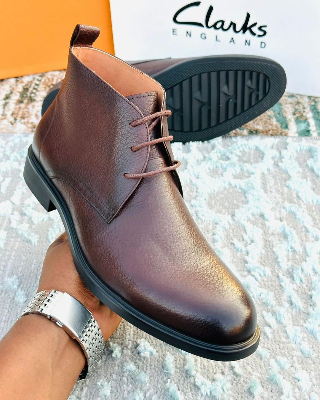 Takeer - pure leather
size 39-46
dar free delivery
call/whatsapp mikoa yote tunatuma