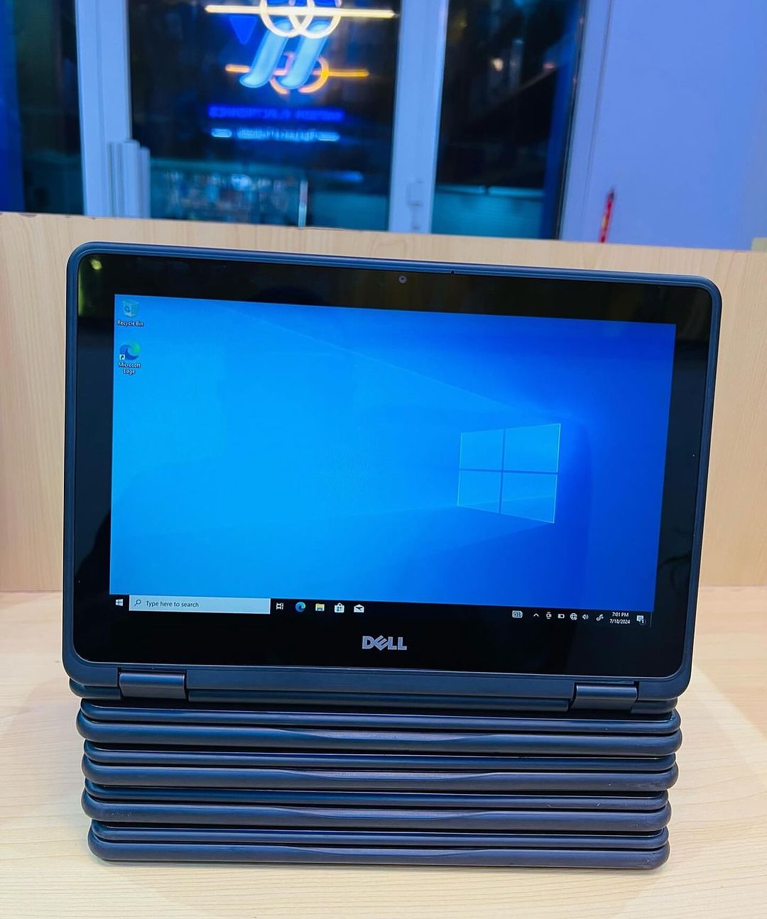 Takeer - 🚨🚨🚨🚨Offered 350,000/= Add VAT

☑️Dell Latitude 3189 Touchscreen

📌Installed Storage 128SSD

📌Installed Ram 4GB

📌X360 Rotation

📌Very porta...