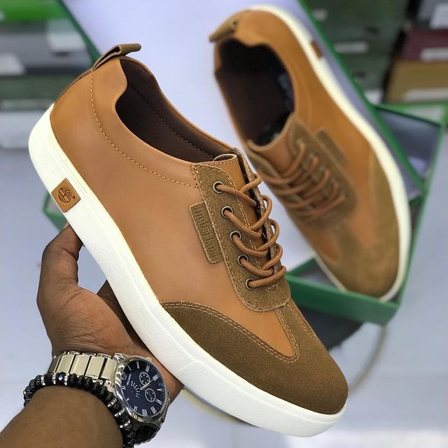 Takeer - size 40-45
dar free delivery
call/whatsapp mikoa yote tunatuma