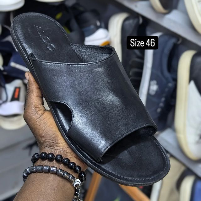 Takeer - Size 46  price 150,000. 
WhatsApp☎️ &  
📍KARUME ILALA ✅ AVAILABLE.  NO FREE DELVERY.  & WhatsApp    Follow 
