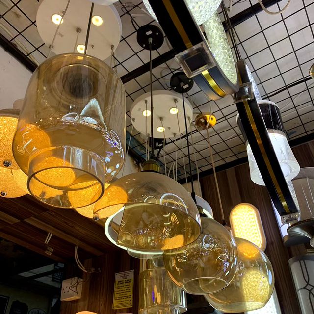 Takeer - Single Pendat Ceiling light ( Zinatumia Bulb ) Available  

• Taa hii Unafunga Sebureni, Chumbani, Dining room, Ofisini, Dukani, Restaurant, Saloon...