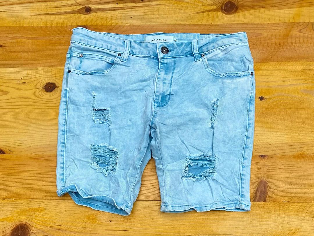 Takeer - ❌❌Short Stretch 

Size 33/34

Price 20000

Material Cotton 

Delivery Available 

Call 📞  WhatsApp 

Location ; Makumbusho -Dar es Salaam

.

.

....