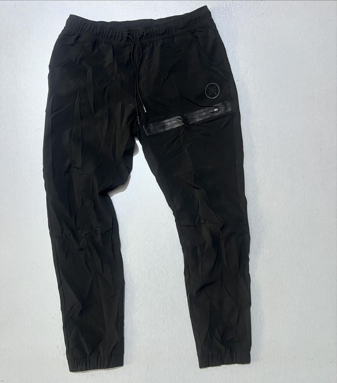 Takeer - Jogger pants🔥🔥 👉Size :36/38
 
◽️Price : Tshs 35,000 

◽️📲/Whatsapp  

◽️📍📍Location: Mlimani City Nearby Kakobe church.