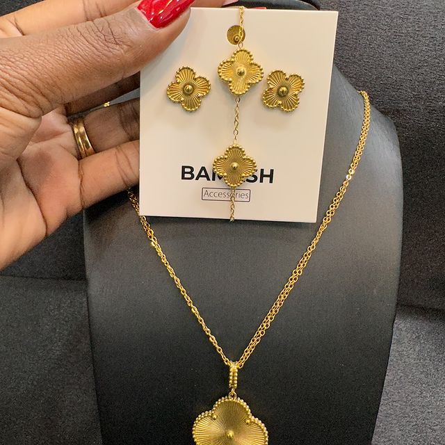 Takeer - NON TARNISH & WATER PROOF NECKLESS,EARRINGS & BRACELET AVAILABLE.

NECKLESS = 25,000 🇹🇿

EARRINGS = 10,000 🇹🇿

BRACELET S = 15,000 🇹🇿

SET = ...