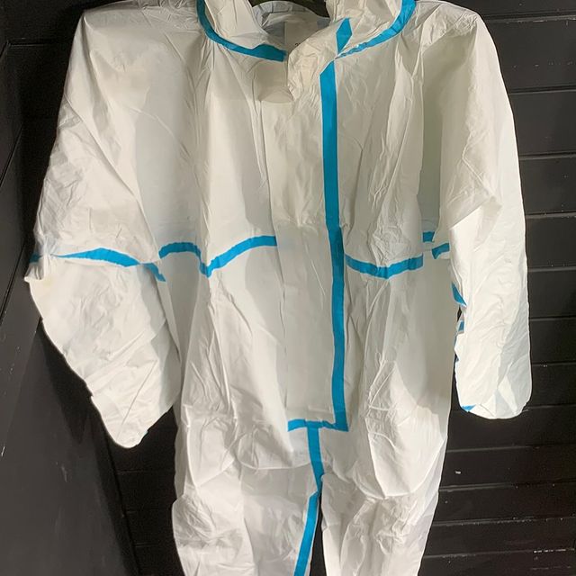 Takeer - NEW ARRIVALS 🔥🔥
 
DISPOSABLE CHEMICAL SUIT

MATERIAL USED
📌Non Woven Fabric 

FEATURES 
📌Protective Breathable Hood
📌Long Sleeve 
📌Full Body ...