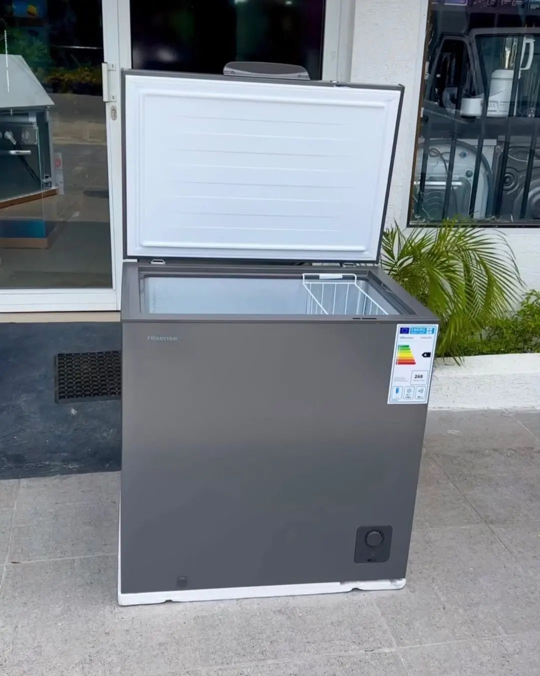 Takeer - HISENSE CHEST FREEZER ALL SIZE
4 Years Warranty 

>550L bei 1,550,000
>420L  bei 1,250,000
>300L bei 900,000
>250L bei 800,000
>200L bei 650,000
>1...