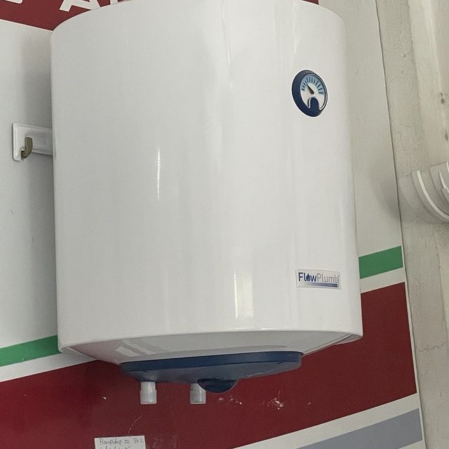 Takeer - FLOW PLUMB WATER HEATER 

Capacity:50L

Price :3years Warranty 

Price:450,000

Location:Gerezani Kariakoo

Delivery 🚚:Available ✅

📲