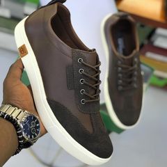 Takeer - size 40-45
dar free delivery
call/whatsapp mikoa yote tunatuma