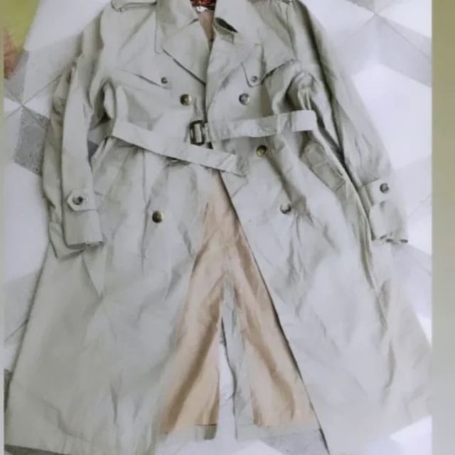 Takeer - Trench Coat nzuri, size 16, 25,000
What's up 