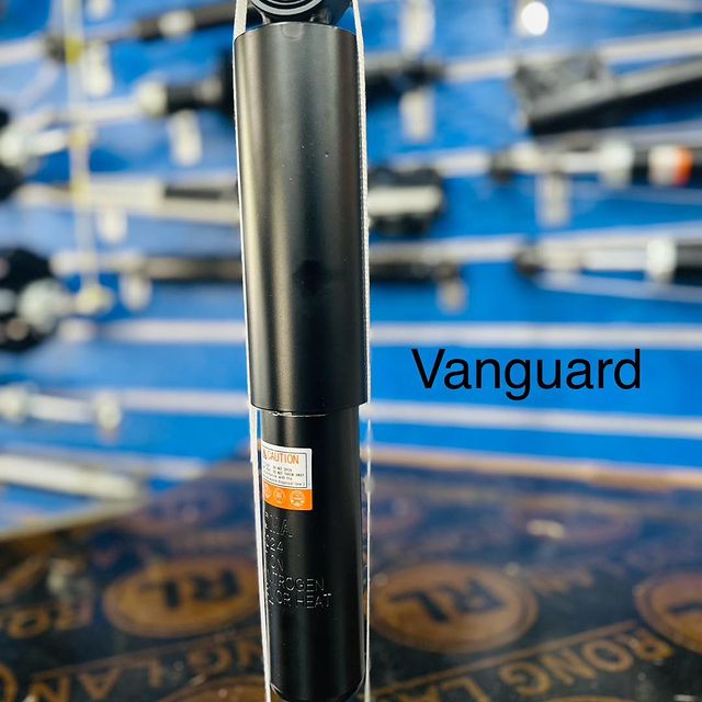 Takeer - Shock absorber for 
VANGUARD RR
RAV4 NEW RR

DUKA LIPO WAZI KUANZIA JUMA TATU HADI JUMAMOS
KILA SIKU KUANZIA SAA MBILI ASUBUHI HADI SAA KUMI NA MBI...