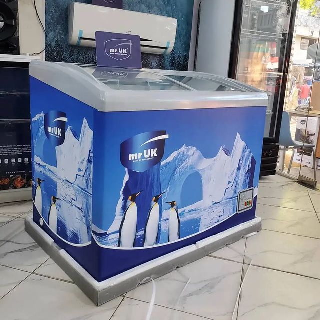 Takeer - *SHOWCASE FREEZER UK 102 (258)*
*Price: ~990,000

*FEATURES*
* 258L capacity Display Freezer
* Lock and key
* Top-built handle
* British 3-pin plug...