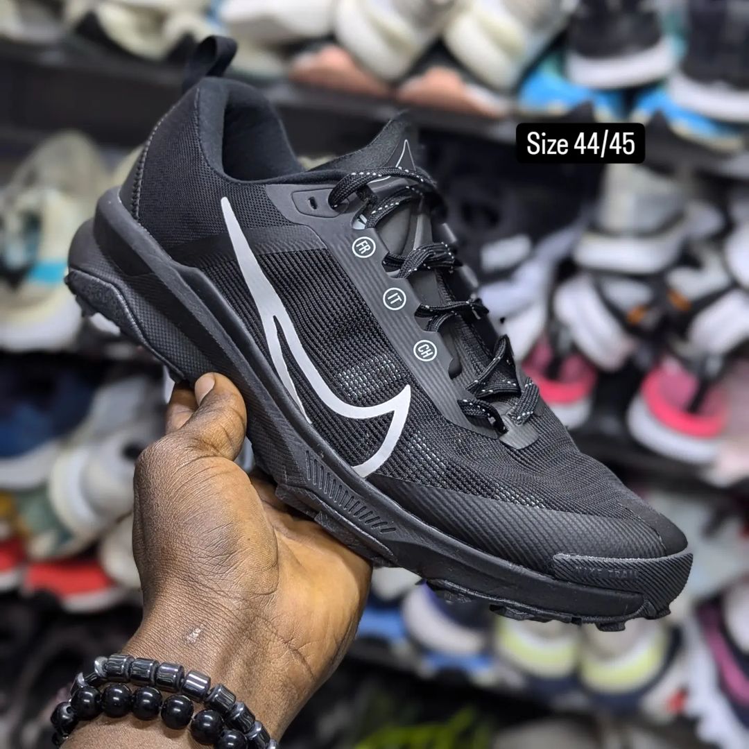 Takeer - Size 44/45 price 130,000.
What'sapp 
Call ☎️&  
📍KARUME ILALA ✅ AVAILABLE.  NO FREE DELVERY.  & WhatsApp    Follow 