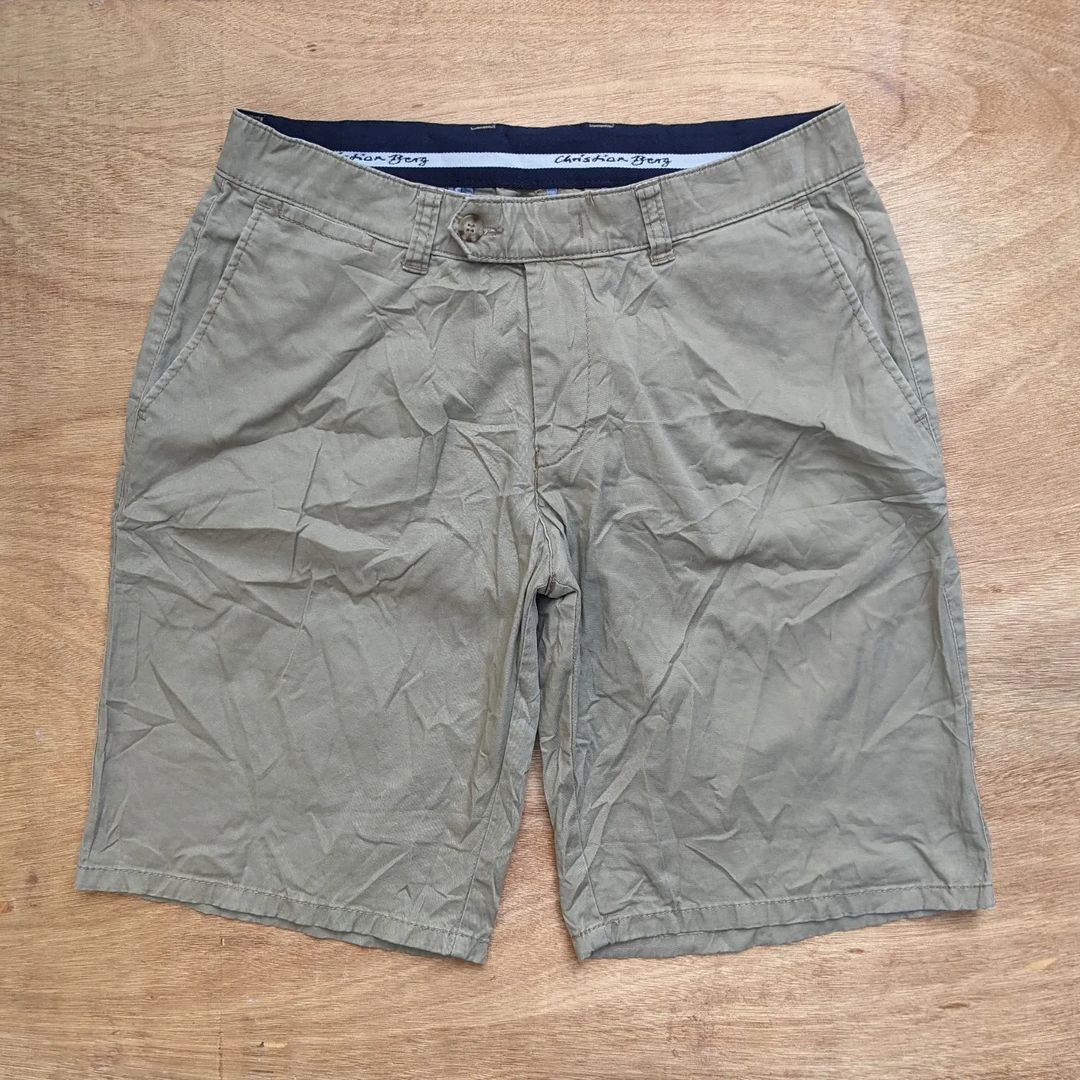 Takeer - Size 34,
Price, 15,000/=