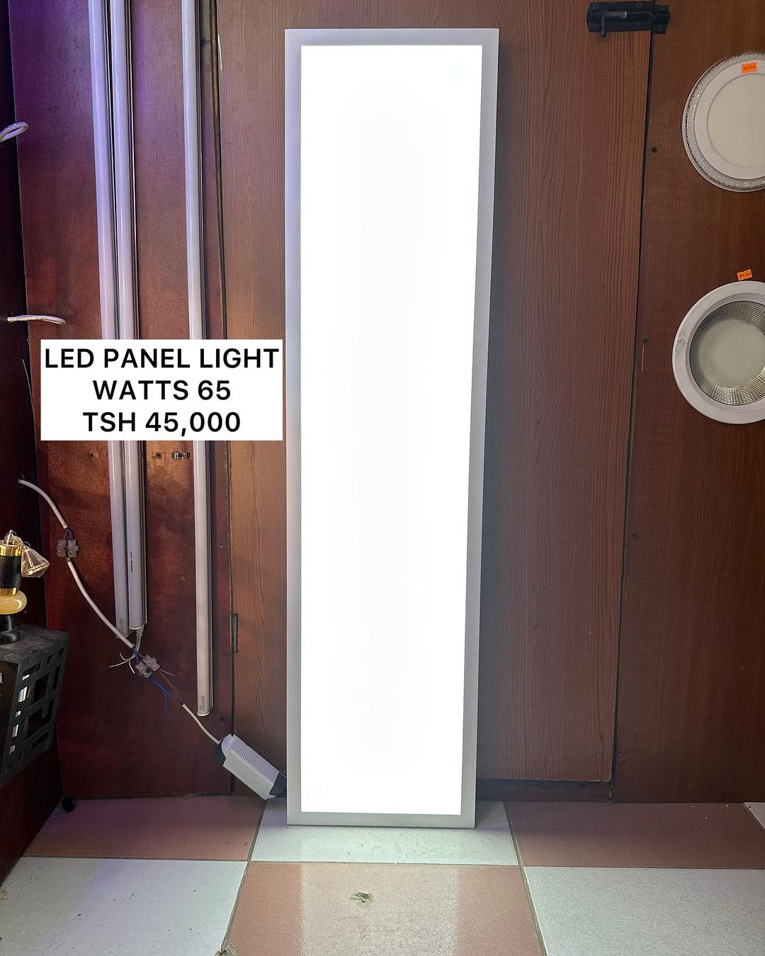 Takeer - LED PANEL LIGHTS ZIPO 

WATTS 65

INAWAKA MWANGA MWEUPE NA WAKUTOSHA NZURI SANA
INA UREFU WA 127cm NA UPANA WA 30cm UNAWEZA KUFUNGA OFISINI, NYUMBA...