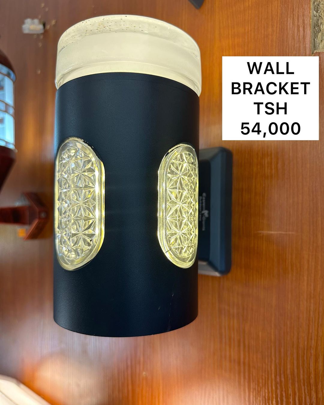 Takeer - LED WALL LIGHT ZIPO

INABADILIKA RANGI
INAWAKA WHITE, INAWAKA WARM, INAWAKA WHITE NA WARM KWA WAKATI MMOJA
INA MWANGA WA KUTOSHA, NZURI SANA
HAITUM...