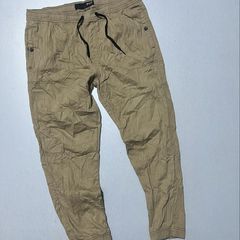 Takeer - Jogger pants🔥🔥 👉Size :38
 
◽️Price : Tshs 35,000 

◽️📲/Whatsapp  

◽️📍📍Location: Mlimani City Nearby Kakobe church.