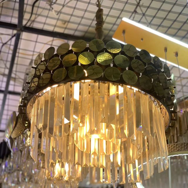 Takeer - Crystal Chandelier Ceiling light ( Inatumia bulb ) Available  

• Taa hii Unafunga Sebureni, Chumbani, Dining room, Ofisini, Dukani, Restaurant, Sa...