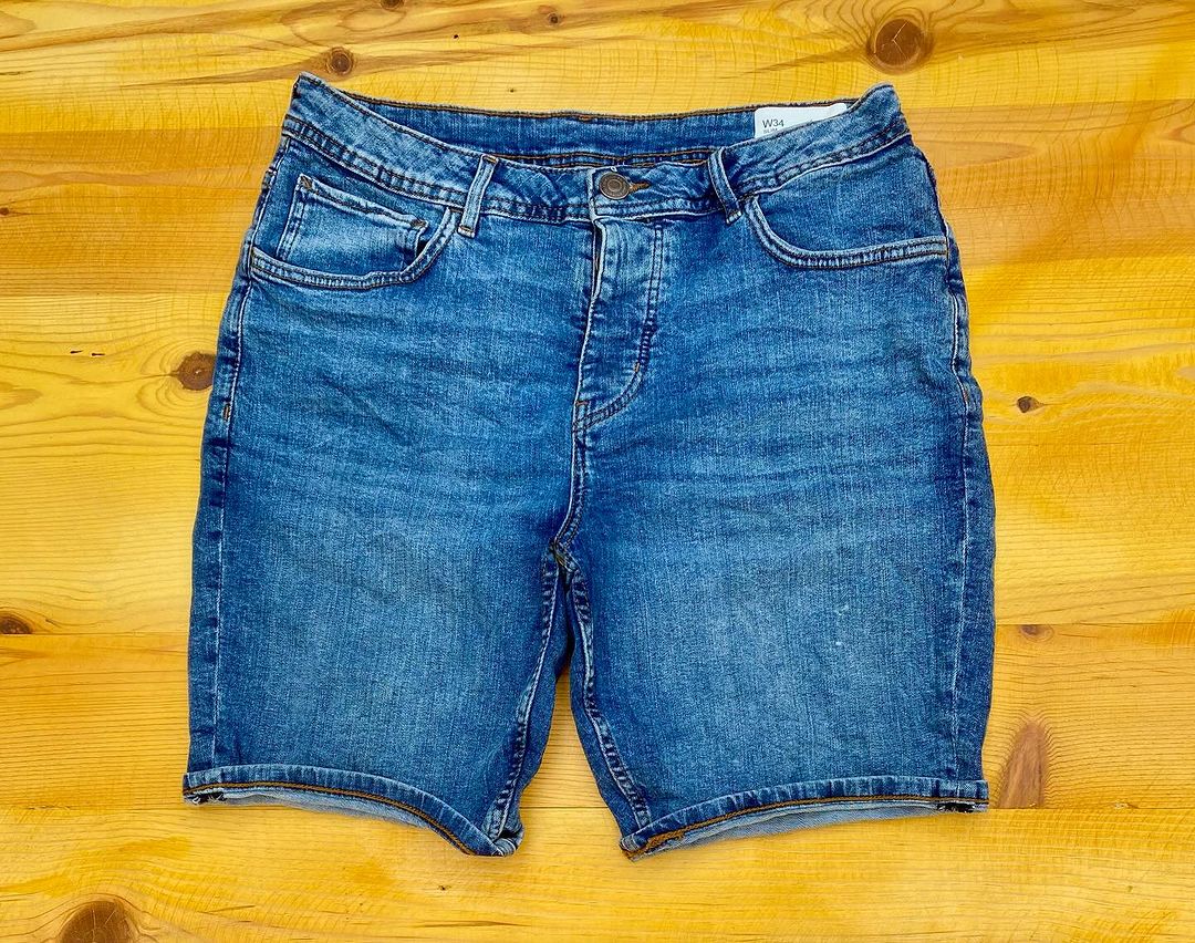 Takeer - Short Stretch 

Size 32/34

Price 20000

Material Cotton 

Delivery Available 

Call 📞  WhatsApp 

Location ; Makumbusho -Dar es Salaam

.

.

.

...