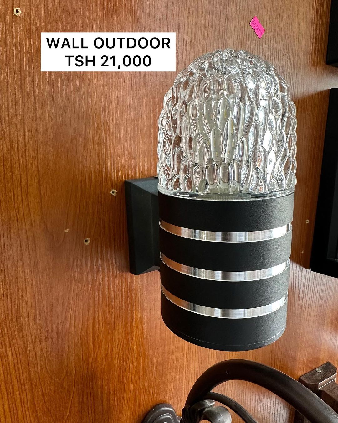 Takeer - WALL OUTDOOR ZIPO

IP 44 
INATUMIA BULB ZA SCREW INA MWANGA WAKUTOSHA 
HAIINGIZI MAJI WALA VUMBI
NZURI SANAA KWA MUONEKANO MZURI WA NYUMBA YAKO

BE...