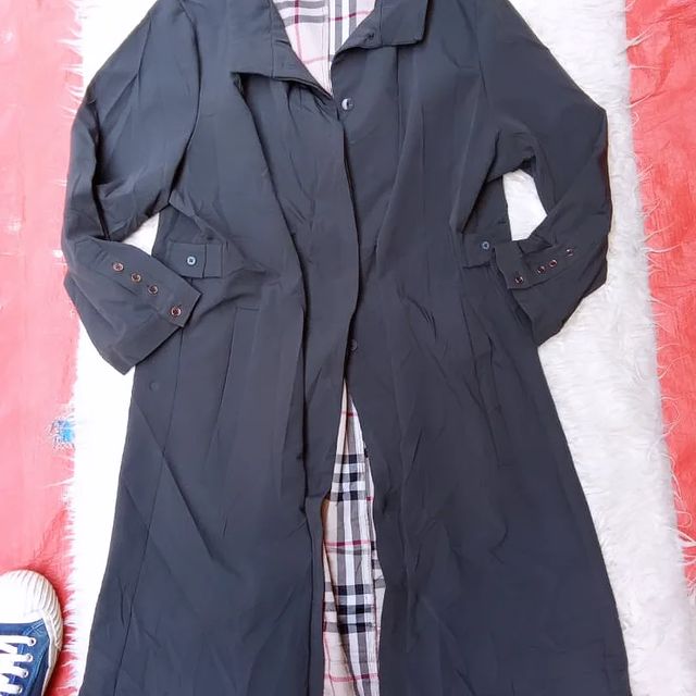 Takeer - Trench Coat nzuri sana, size 14, 22,000
What's up 