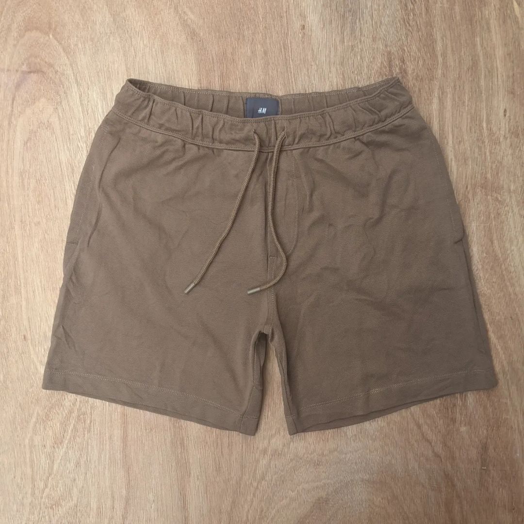 Takeer - Size 30-32,
Price 15,000/=