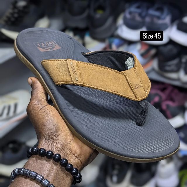 Takeer - Size 45 price 85,000. WhatsApp☎️  
📍KARUME ILALA ✅ AVAILABLE.  NO FREE DELVERY.  & WhatsApp    Follow 