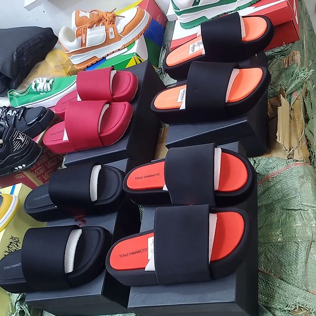 Takeer - Price/BEI 120000 tu HIZI NI ORIGINAL

size ni 40 to 45

To place an order;
1.Send a direct Dm on instagram
2.Whatsapp or call 
3.Walk into our stor...